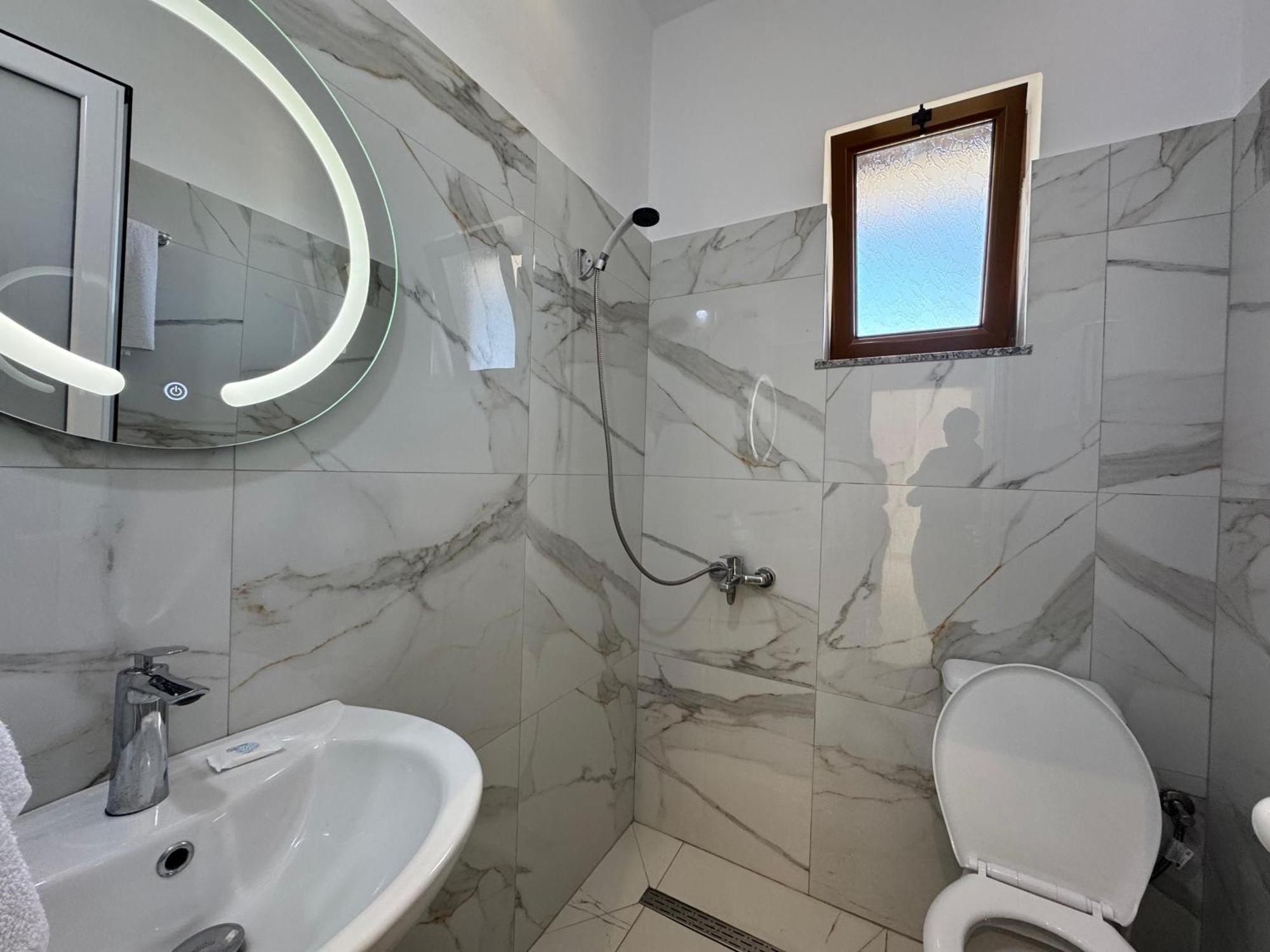 Vila Hergi Sarandë 외부 사진