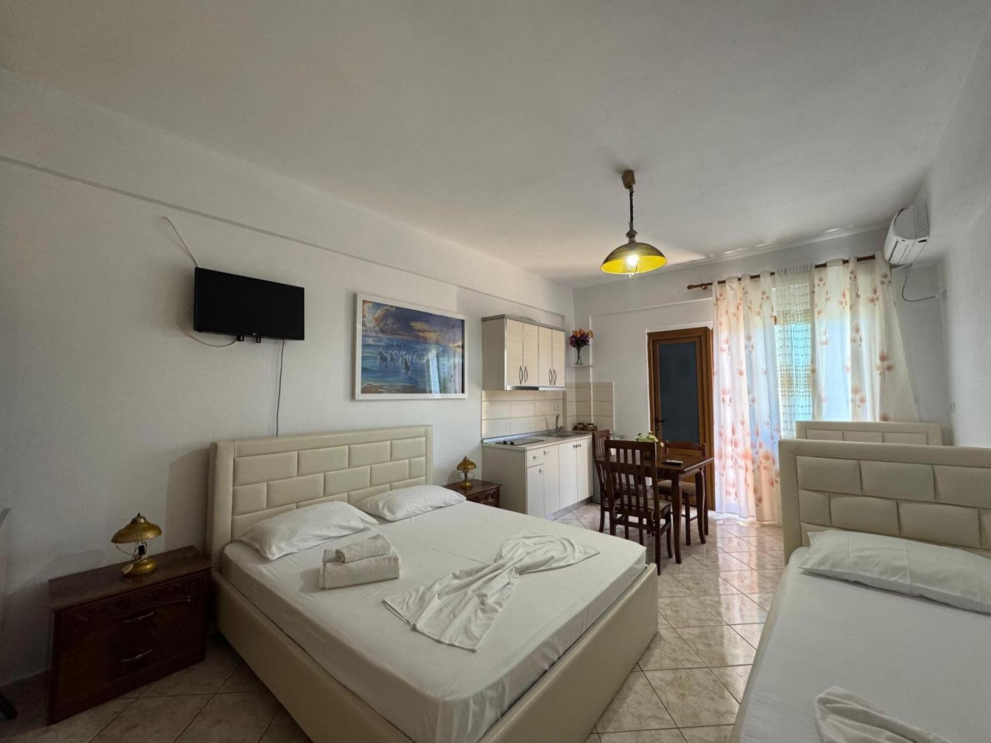 Vila Hergi Sarandë 외부 사진