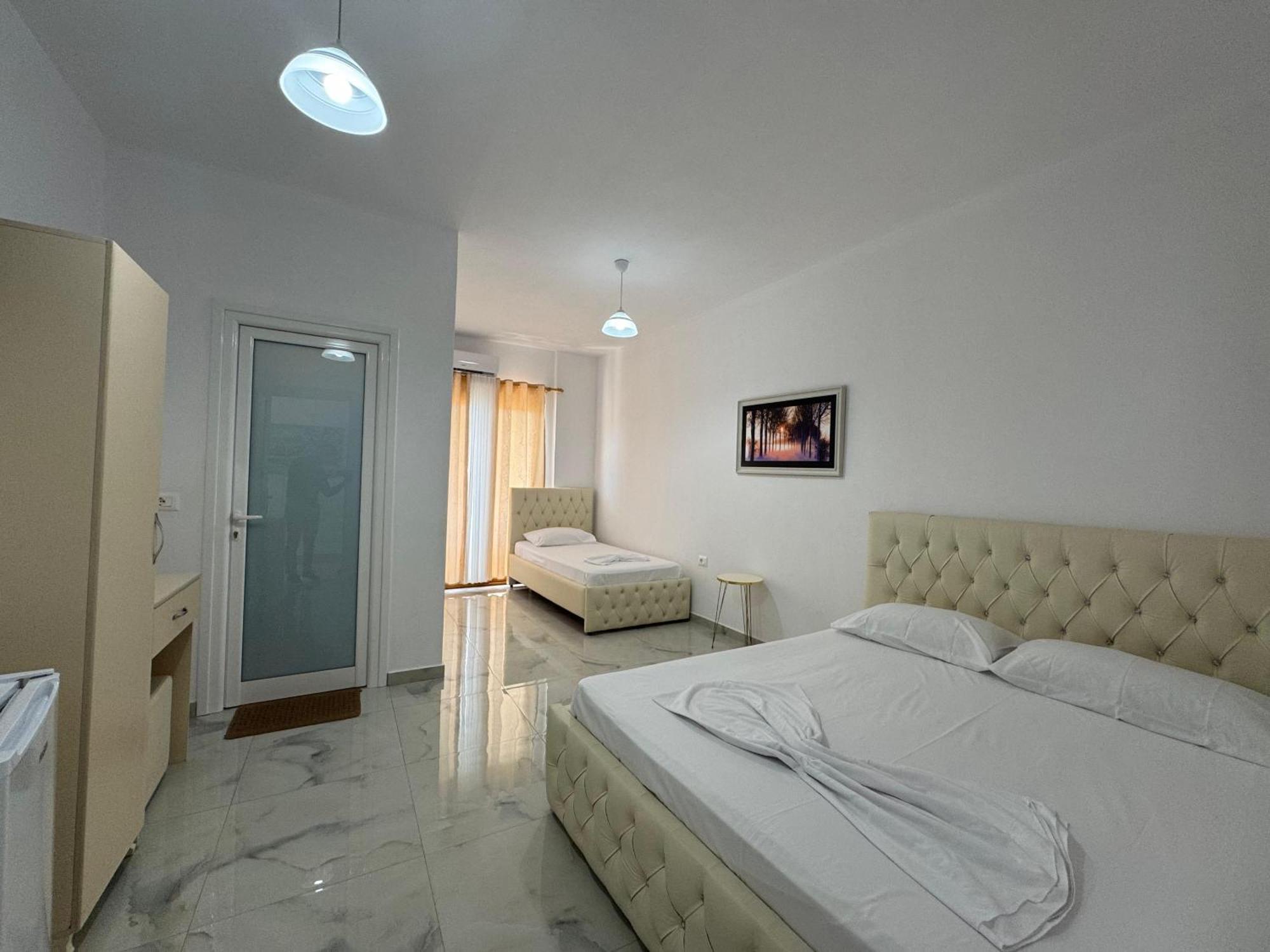 Vila Hergi Sarandë 외부 사진