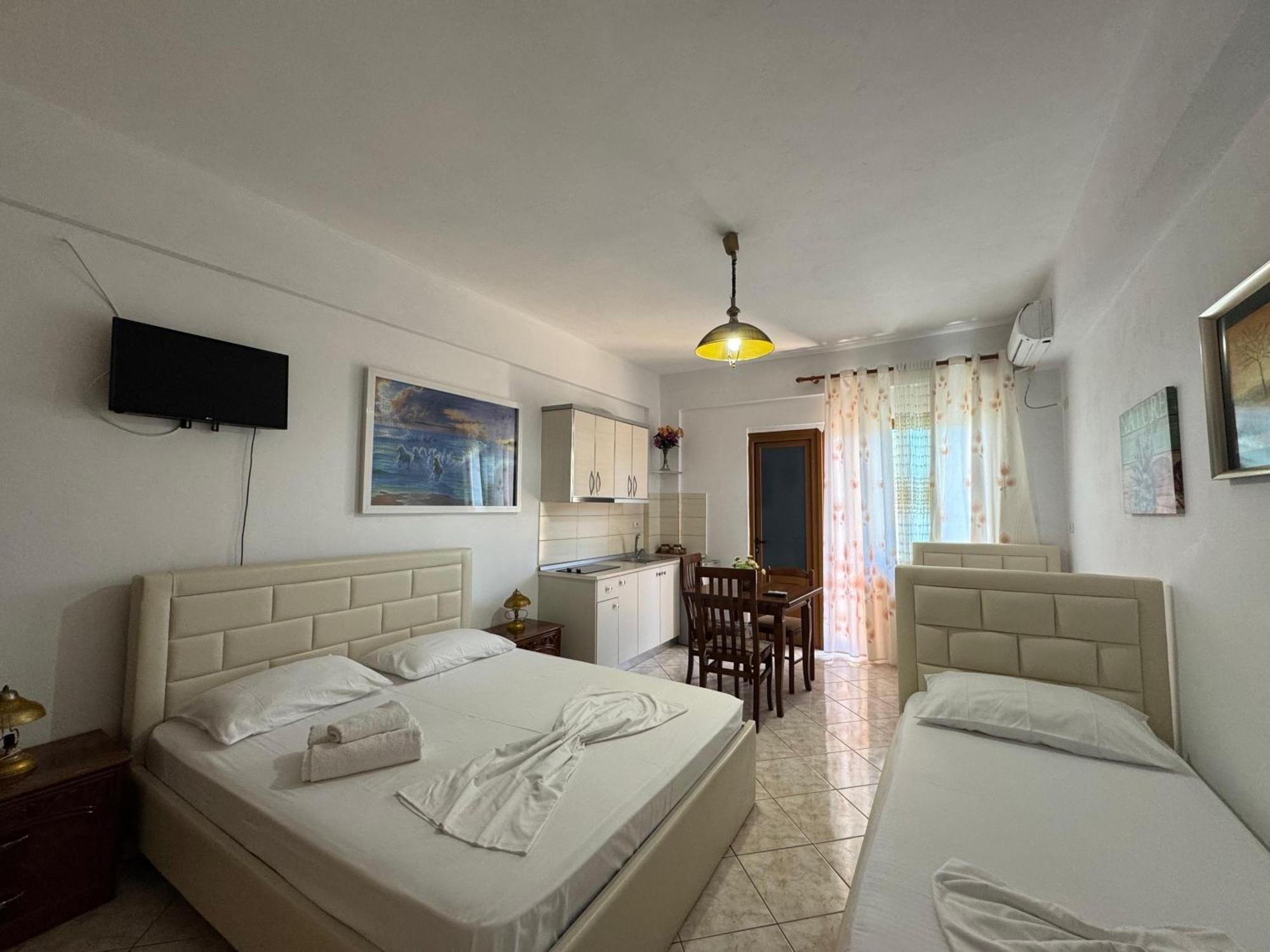 Vila Hergi Sarandë 외부 사진